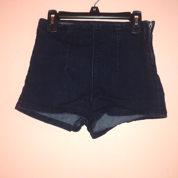 Delia’s Size 1/2 Denim Short Shorts - Picture 1 of 4